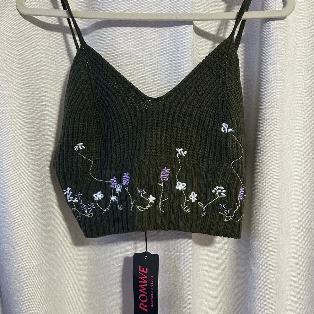 ROMWE Dark Green Floral Embroidered Crop Top